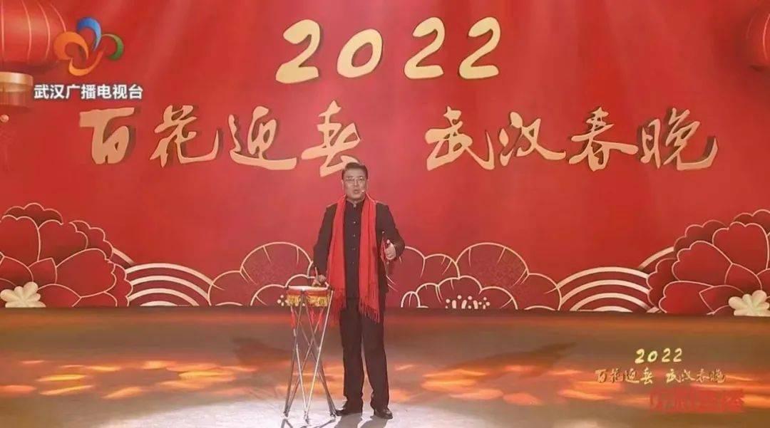 刘涛佘诗曼张钧甯北京春晚同台,穿羽毛元素衣服美若天仙